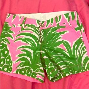 Lilly pineapple shorts 🌴